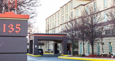 Best Western Premier Toronto Airport Carlingview Hotel Pet Policy