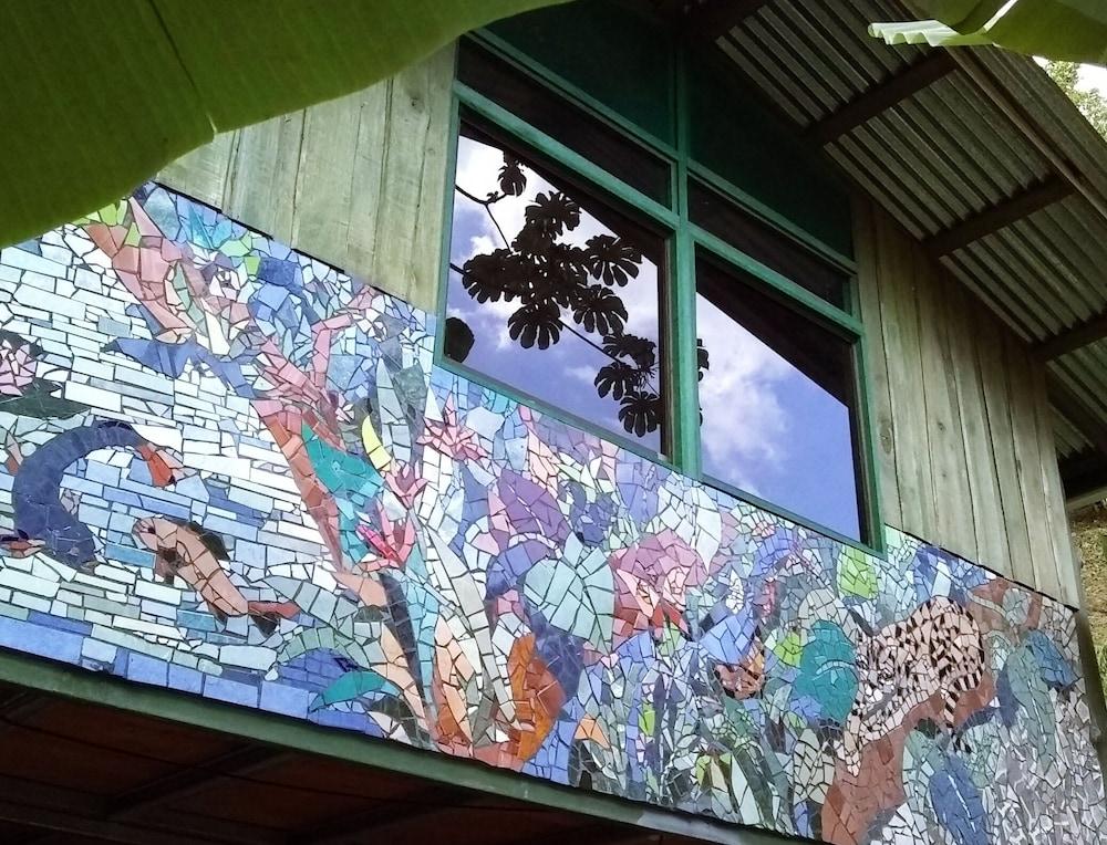 Pet Friendly Mosaic Cabin in La Zona Sur