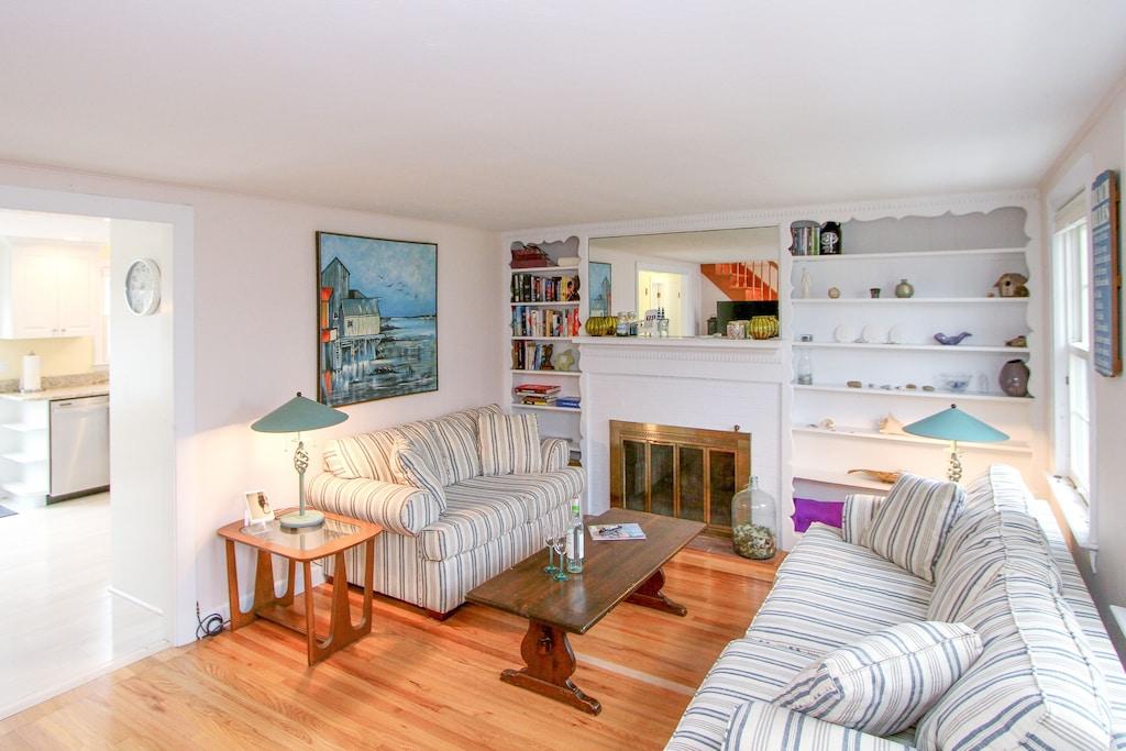 Falmouth Heights Bluff Side Cottage Pet Policy