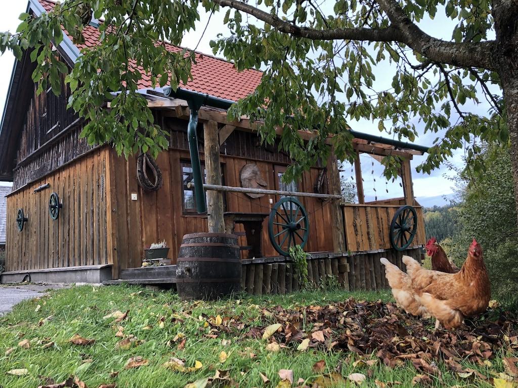 Pet Friendly Cosy Rustic Holiday Home in a Fantastic Location