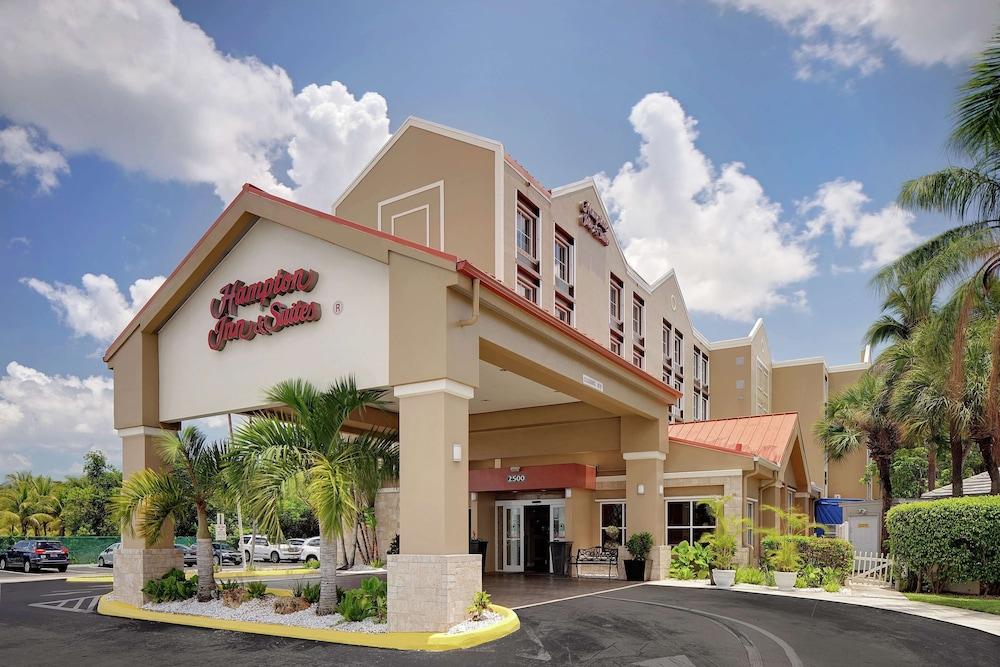 Pet Friendly Hampton Inn & Suites Ft Lauderdale Arpt/South Cruise Port