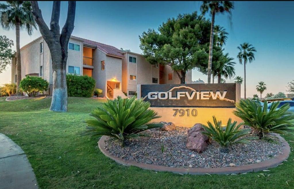 Golfside Townhome on Scottsdale Green Belt Pet Policy