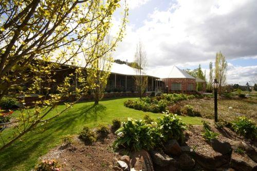 Mercure Ballarat Hotel And Convention Centre Pet Policy
