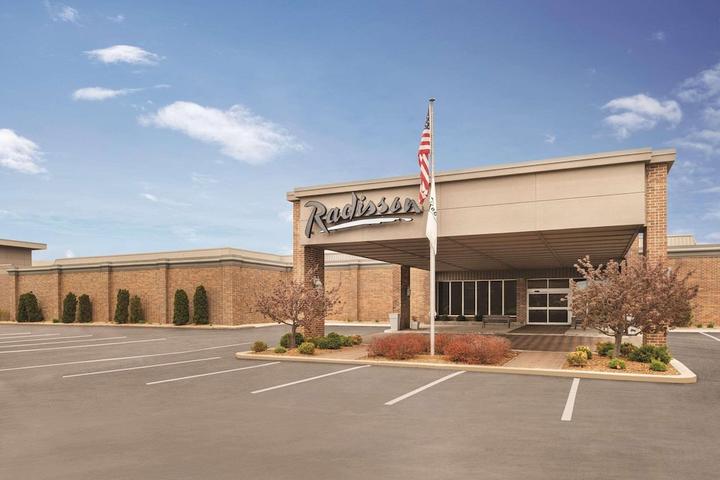 Pet Friendly Radisson Hotel and Conference Center Fond du Lac