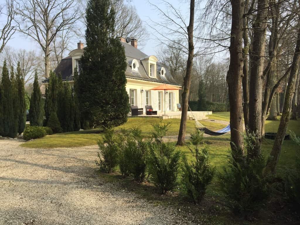 Pet Friendly Luxury House 30 Minutes from Paris
