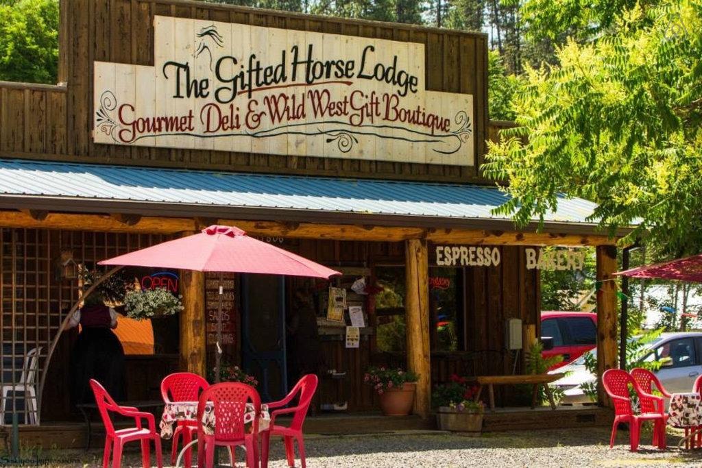 Fort Jones Airbnb Rentals Pet Policy