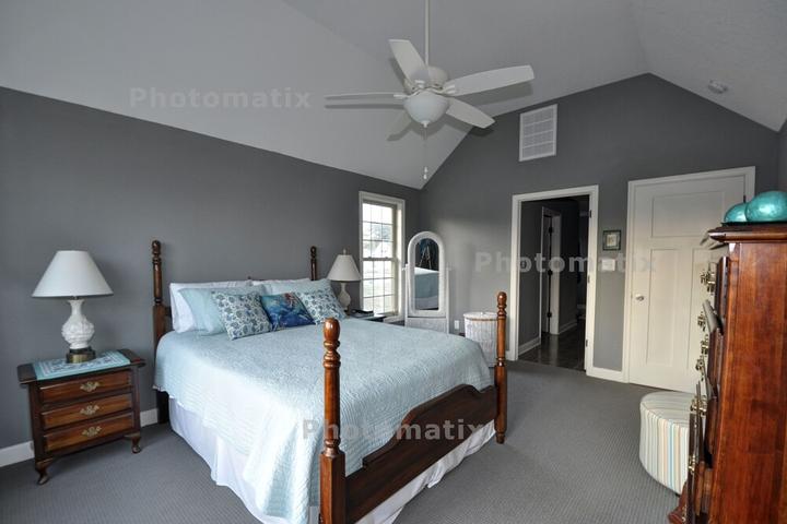 Pet Friendly Beautiful Home 25 Minutes from the Outer Banks