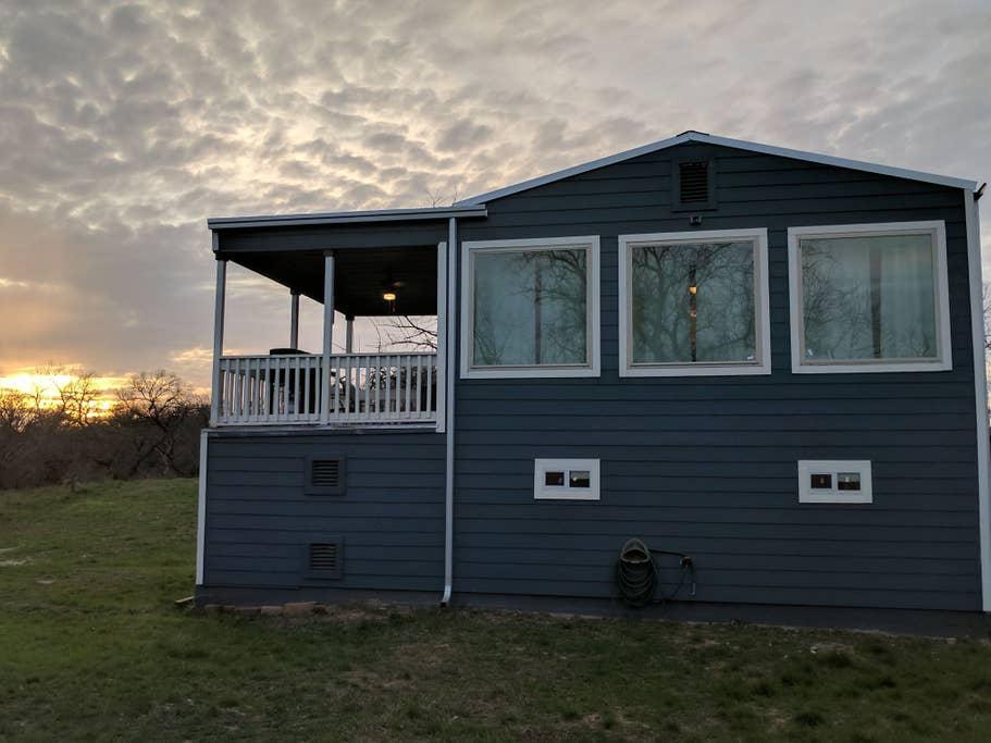 San Saba Airbnb Rentals Pet Policy