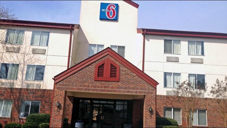 Pet friendly hotels sales rocky mount nc