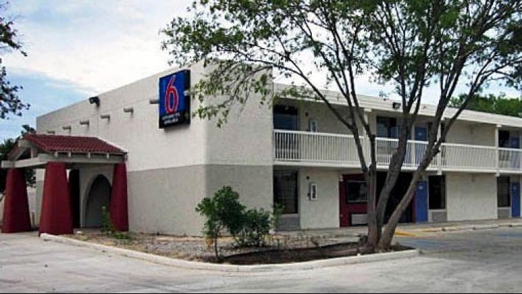 hotel rooms in uvalde tx