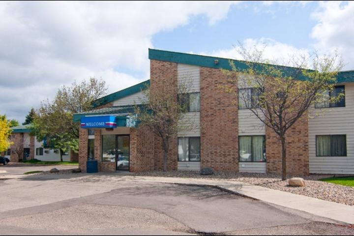 Pet Friendly Hotels in Lakeville, MN - BringFido Pet Friendly Hotels in Lakeville, MN - BringFido