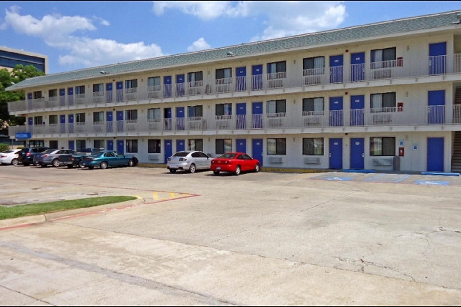 Motel 6 Dallas Garland Pet Policy