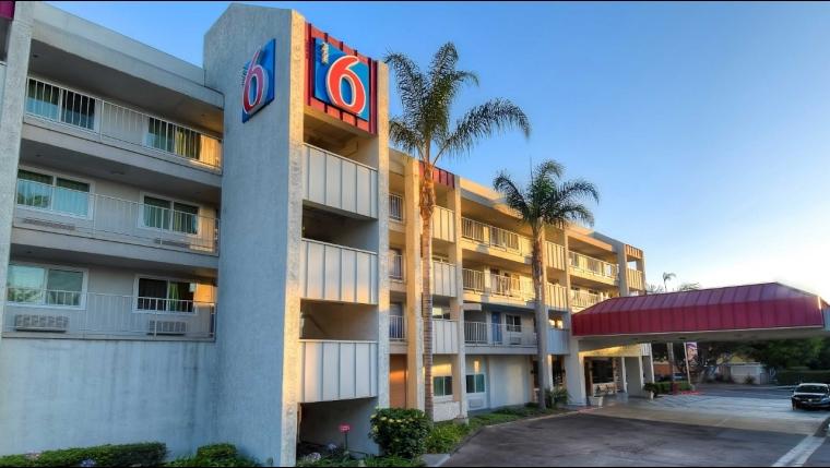 Motel 6 Anaheim Maingate Pet Policy