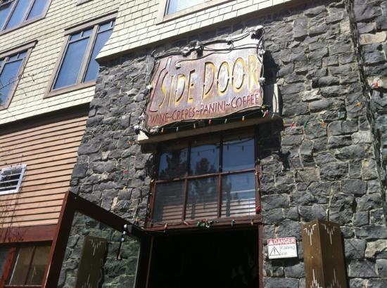 Side Door Cafe Is Pet Friendly