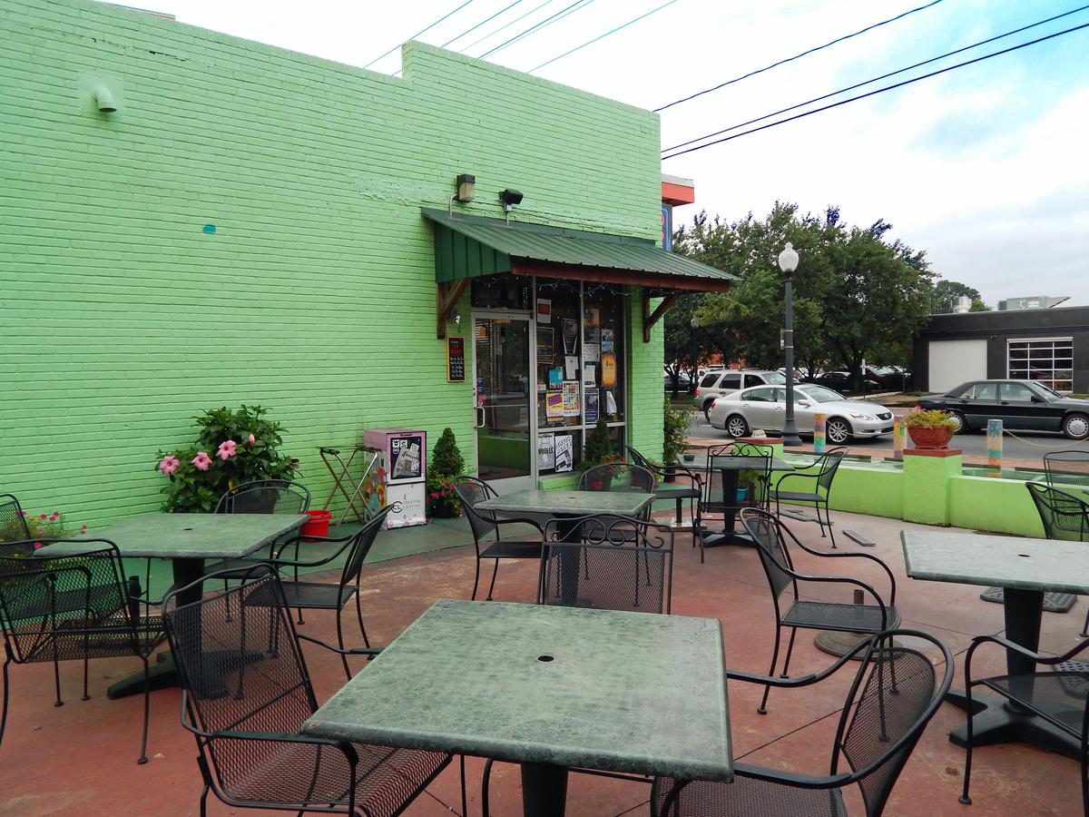 Zada Jane's Corner Cafe Is Pet Friendly