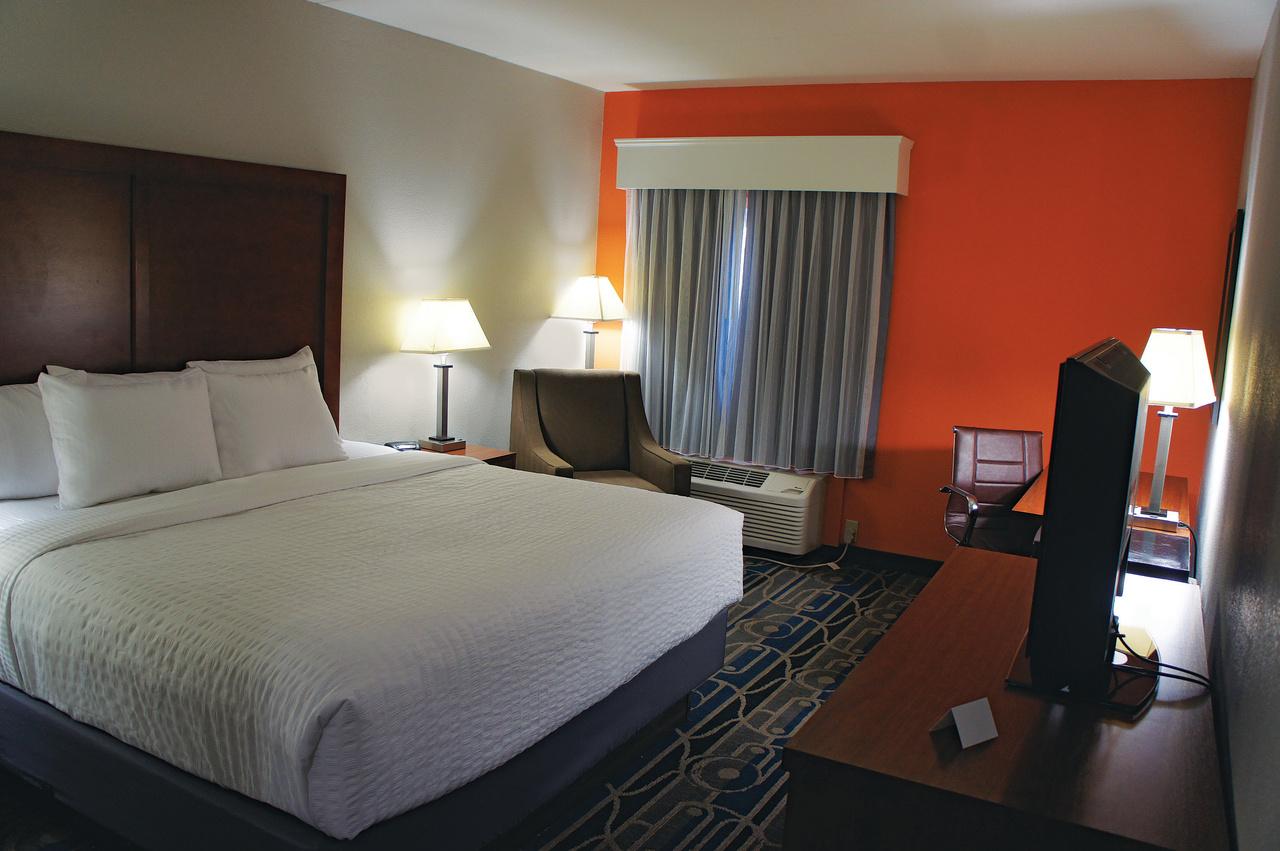 La Quinta Inn Suites Charlottesville Pet Policy