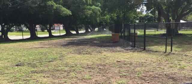 This is the big dog area with small dog area viewable behind it This is the big dog area with small dog area viewable behind it