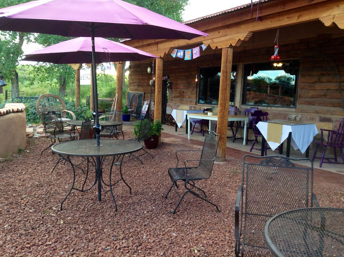 (Closed) Comb Ridge Bistro and Espresso Bar Pet Policy