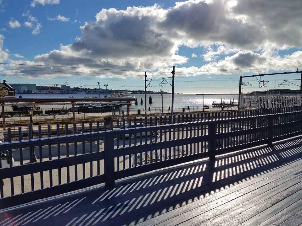 Dockside Resort Bar restaurant view 6