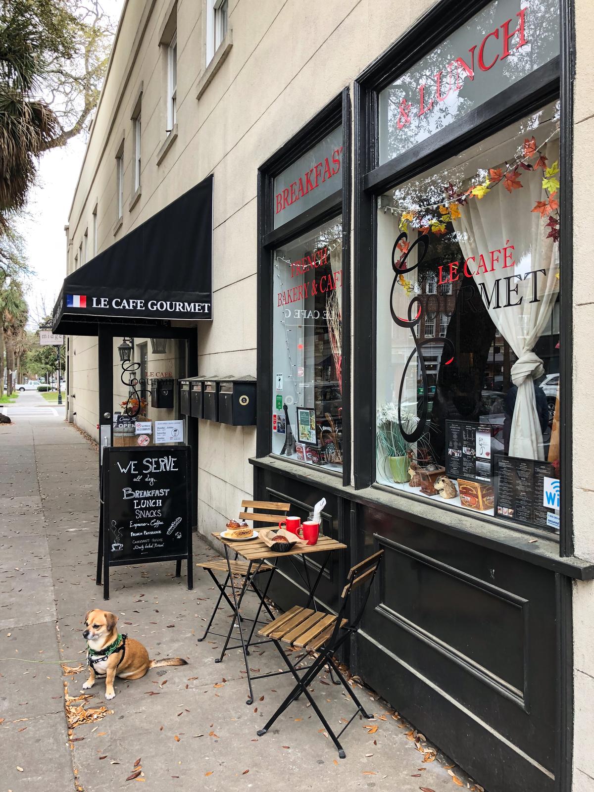 Le Cafe Gourmet restaurant view 2