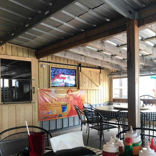 Hub City Smokehouse and Grill restaurant view 5