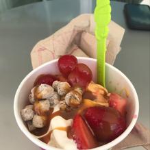 Menchie's Frozen Yogurt restaurant view 2
