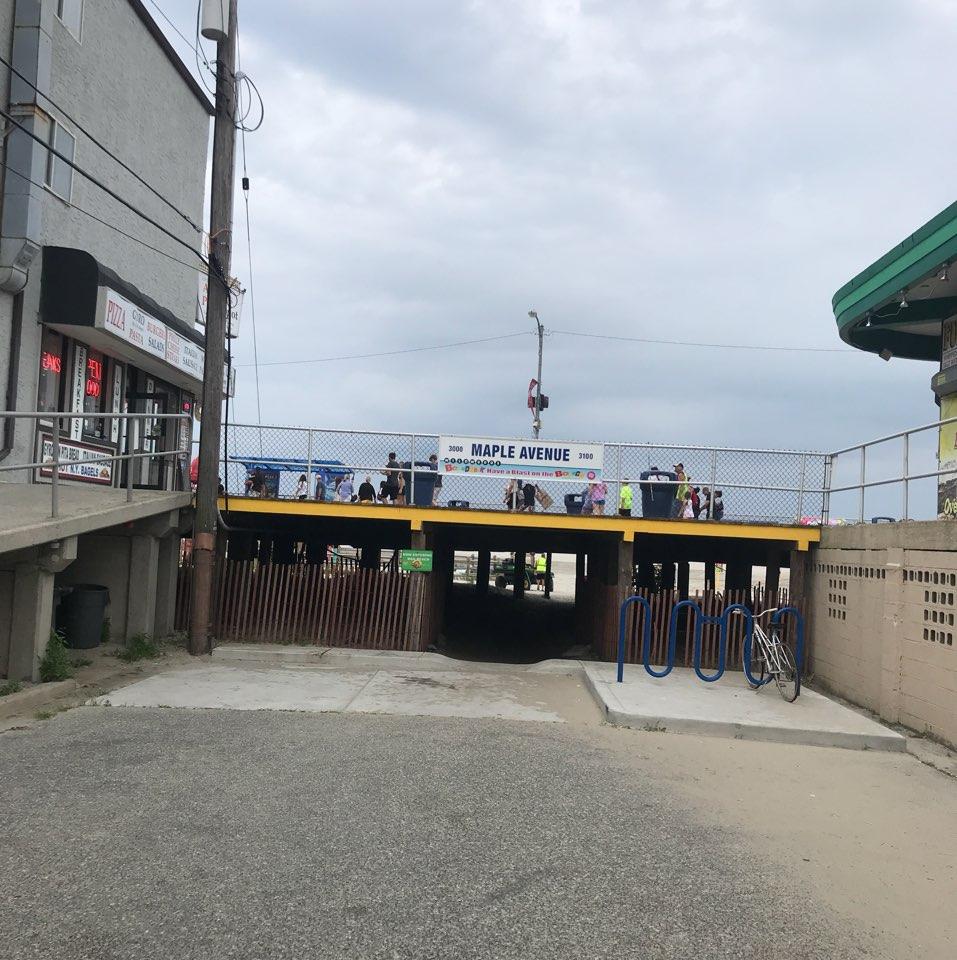 entrance to dog beach