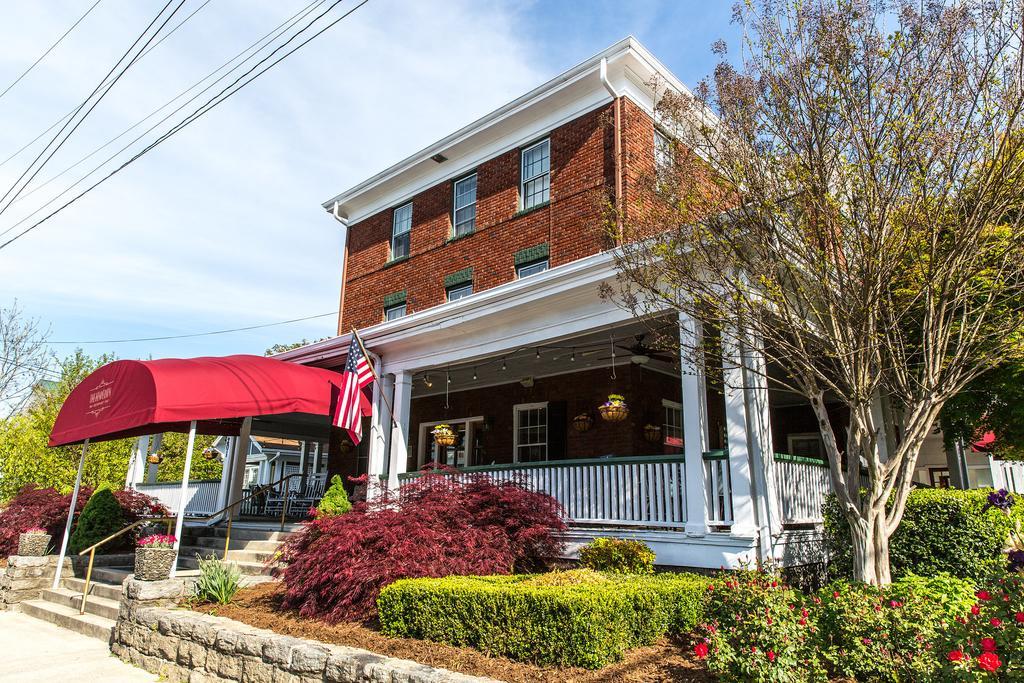 Pet Friendly Bed Breakfasts In Hendersonville Nc Bringfido