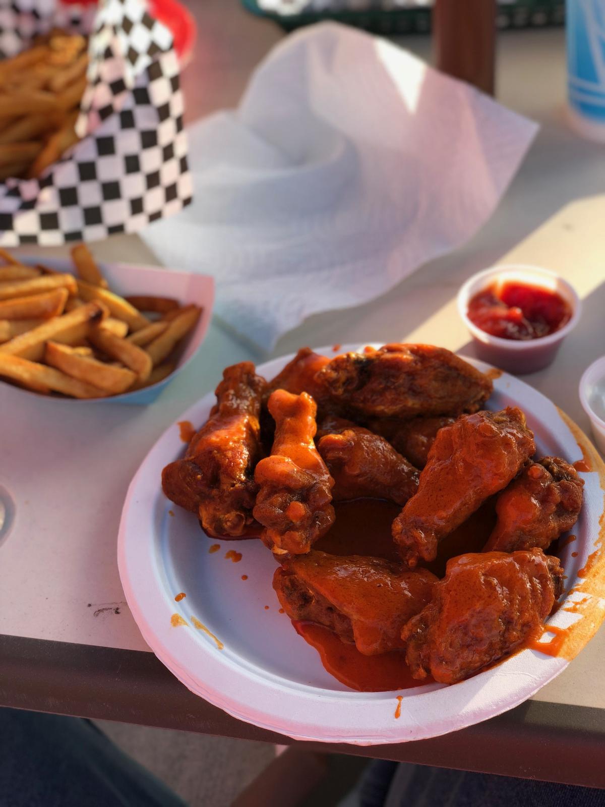 Granite's Famous Cheesesteaks & Wings restaurant view 5
