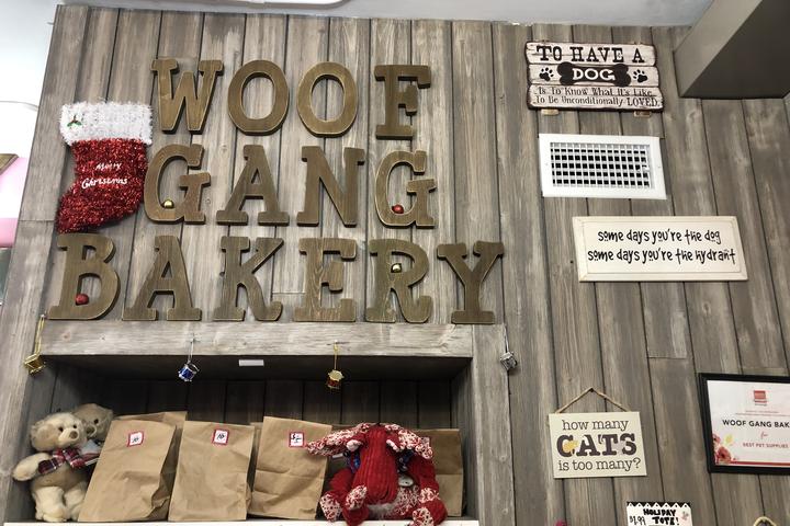 Pet Friendly Woof Gang Bakery & Grooming Starland