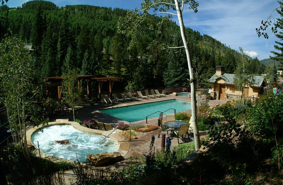 Antlers at Vail ⋆ BringFido