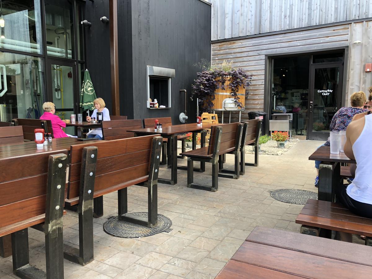 Dogfish Head Brewings & Eats restaurant view 18