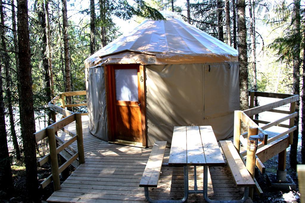 Yurts at Riverside Resort Pet Policy