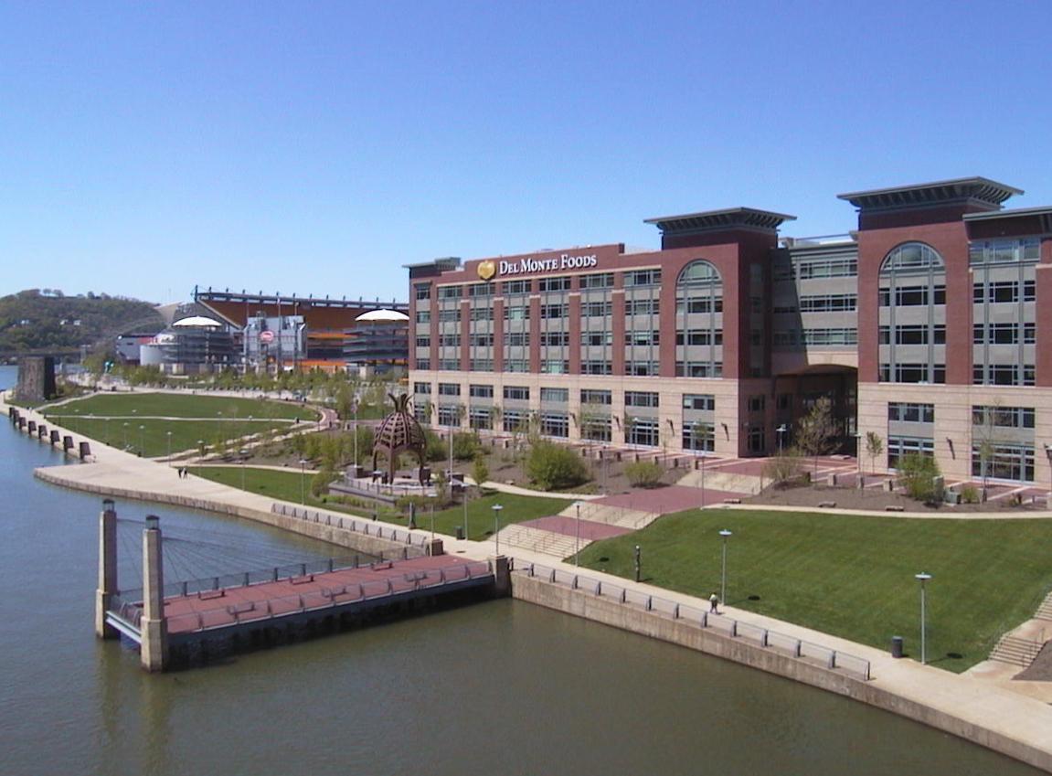 Pet Friendly North Shore Riverfront Park