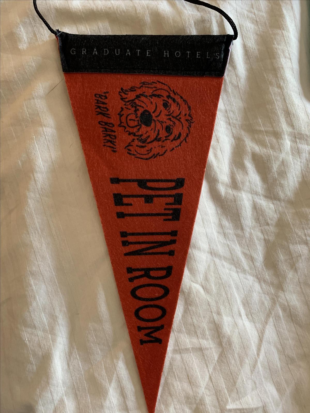 cute pennant for rooms w/ dogs