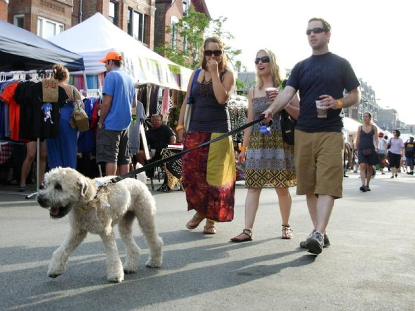 Bring Fido to West Fest Chicago, a dog-friendly festival. Pet Fest is a dog-friendly event that's part of West Fest Chicago.