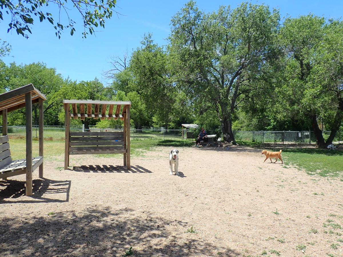 Waggin tails bark clearance park
