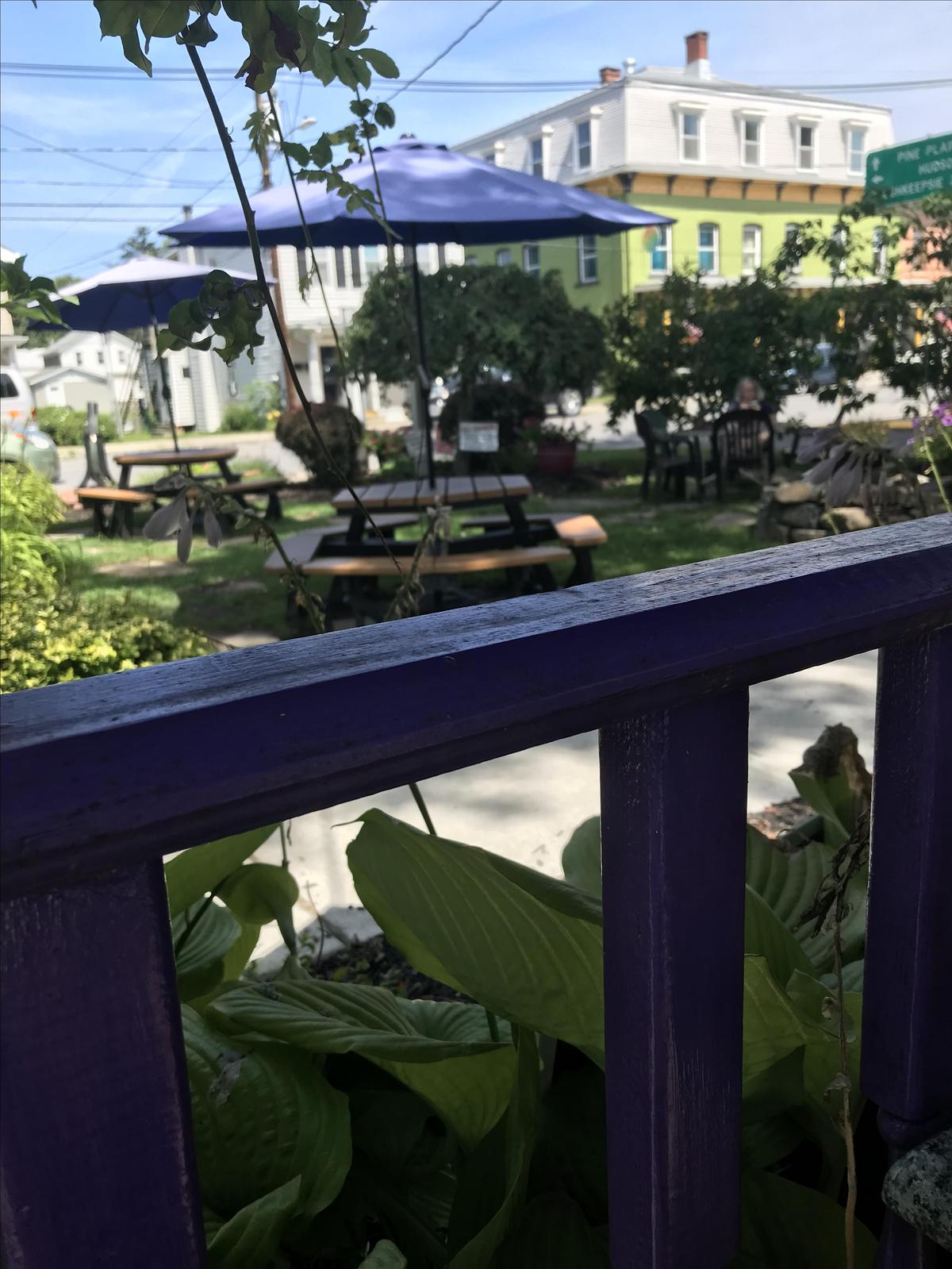 Taste Budd's Chocolate & Coffee Cafe restaurant view 1