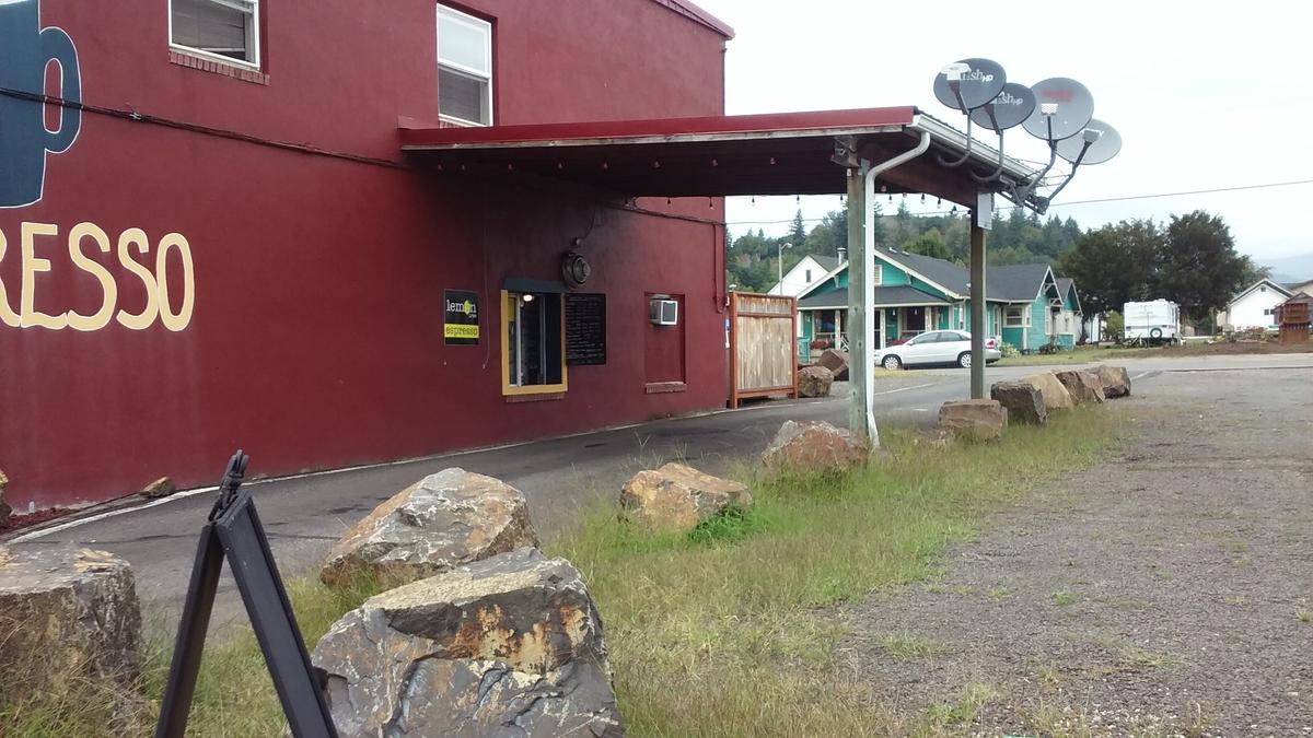 Lemon Tree Cafe & Espresso restaurant view 2