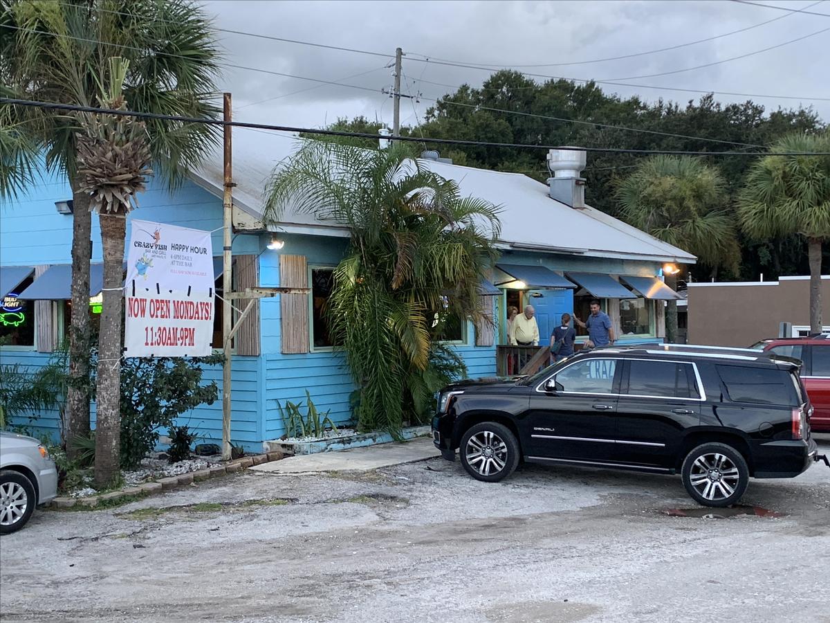 Crazy Fish Bar & Grill restaurant view 5