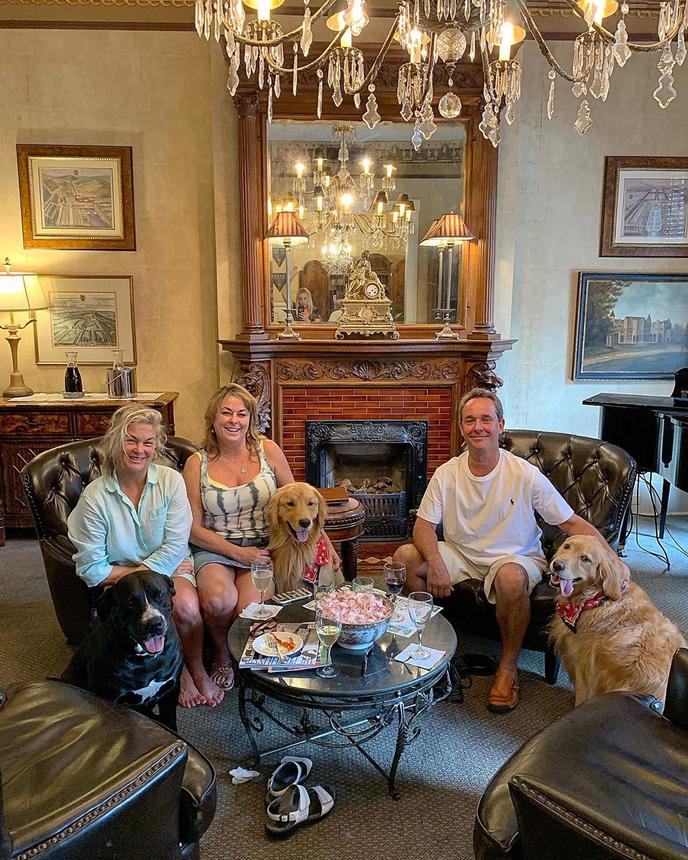 Enjoy wine and hors d'oeuvres with your dog at the Foley House Inn. Stay at the Foley House Inn in Dog-Friendly Savannah.