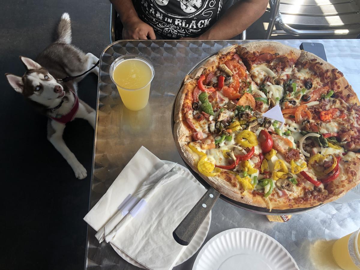 Chicho's Pizza restaurant view 3