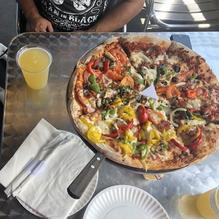 Chicho's Pizza restaurant view 3