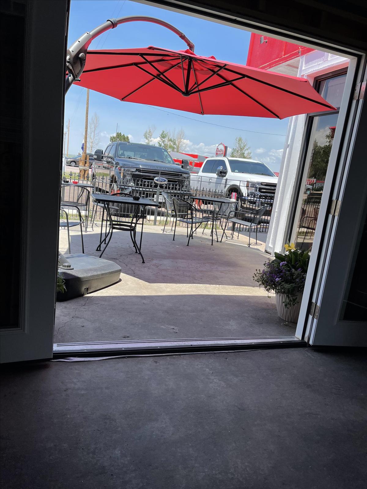 Roosters Grille & Pizzaria restaurant view 1