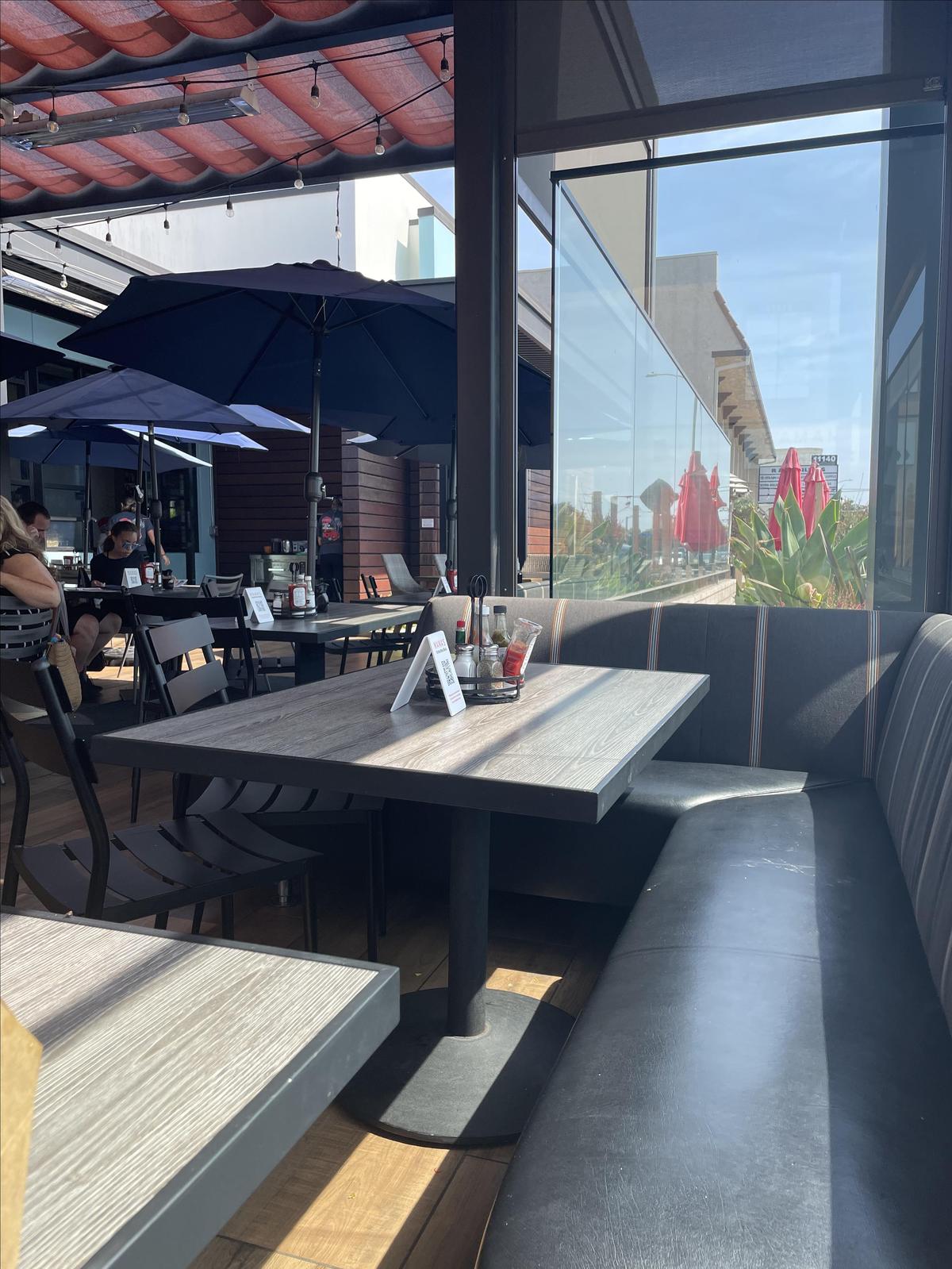 Mama's Comfort Food & Cocktails restaurant view 2