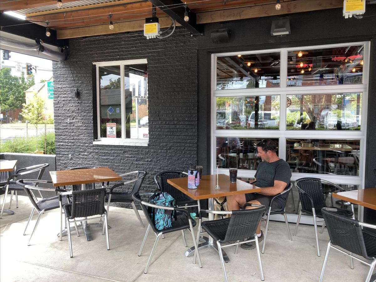 Bill & Tim's Barbeque & Tap House restaurant view 2