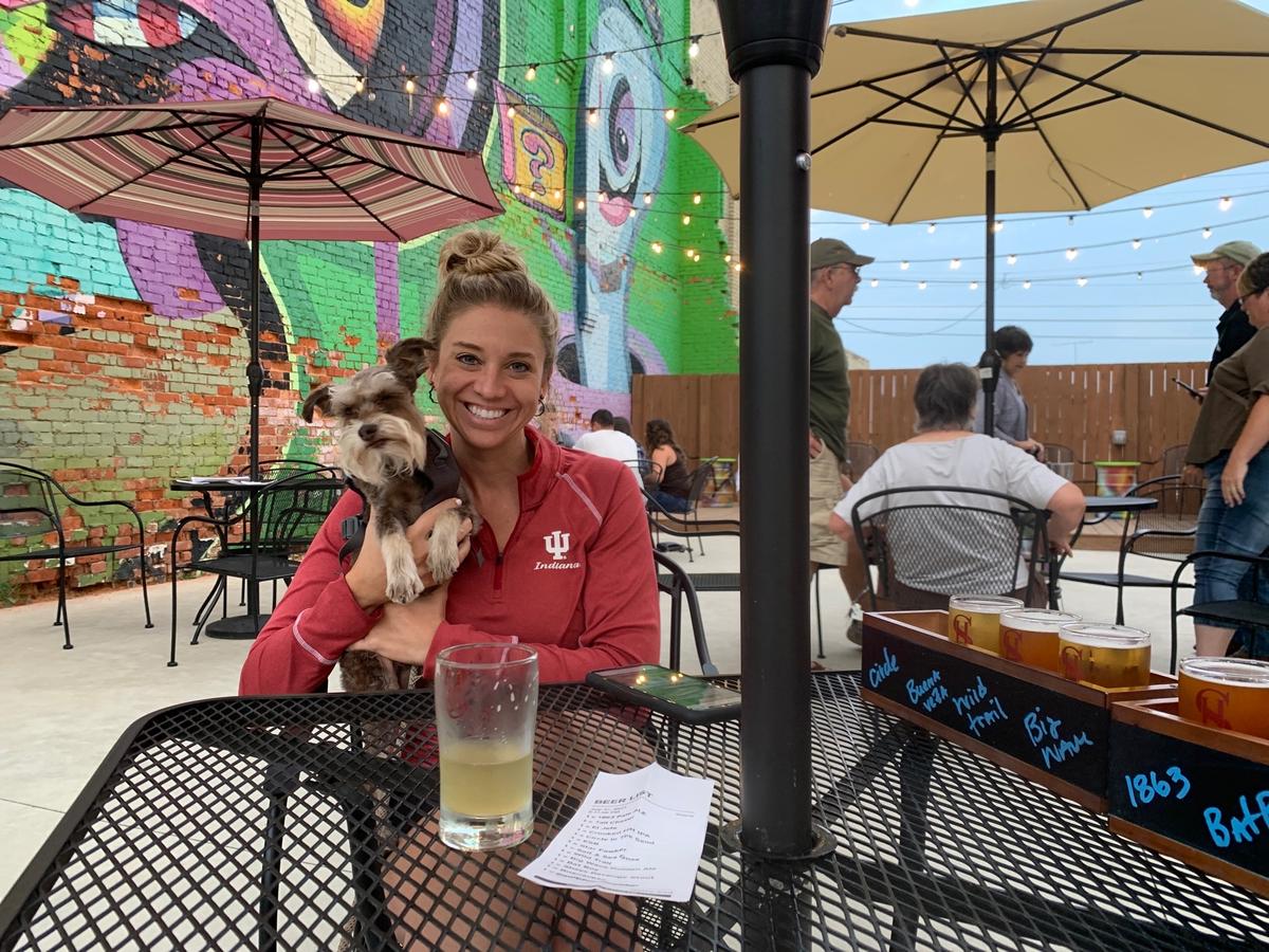 Sophisticated Hound Brewing Company restaurant view 5