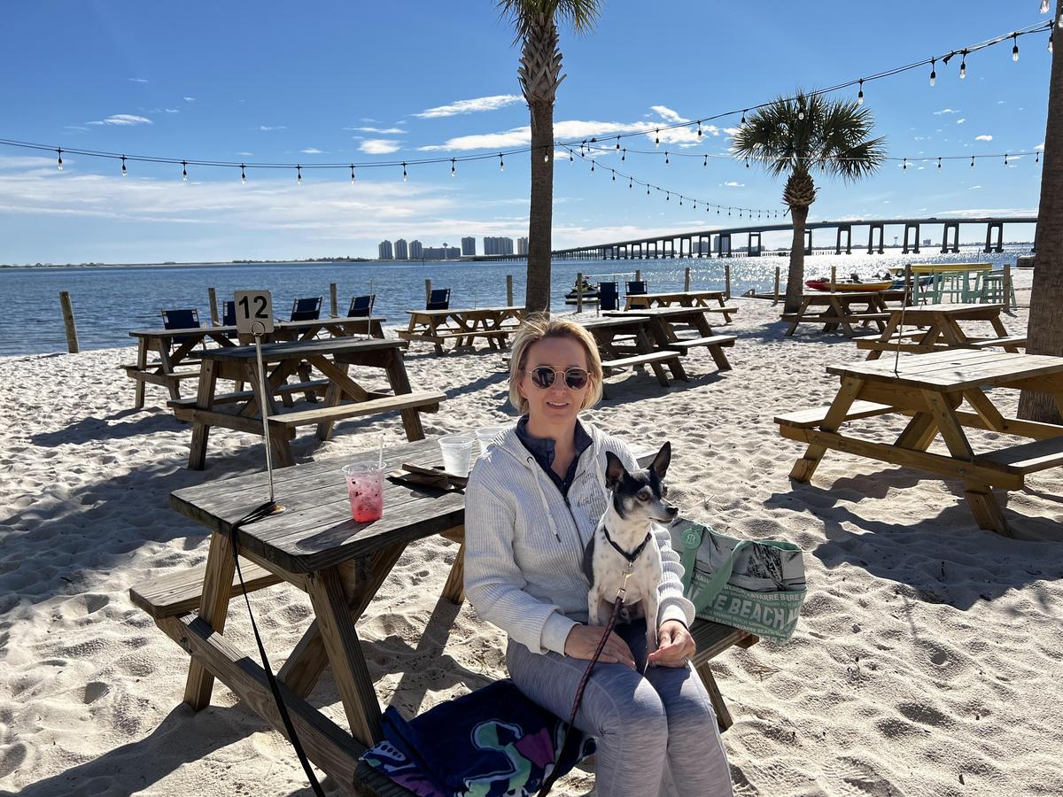 Dewey Destin's restaurant view 5