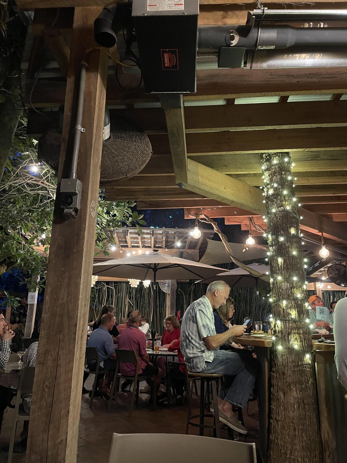 Third Wave Cafe & Wine Bar restaurant view 3