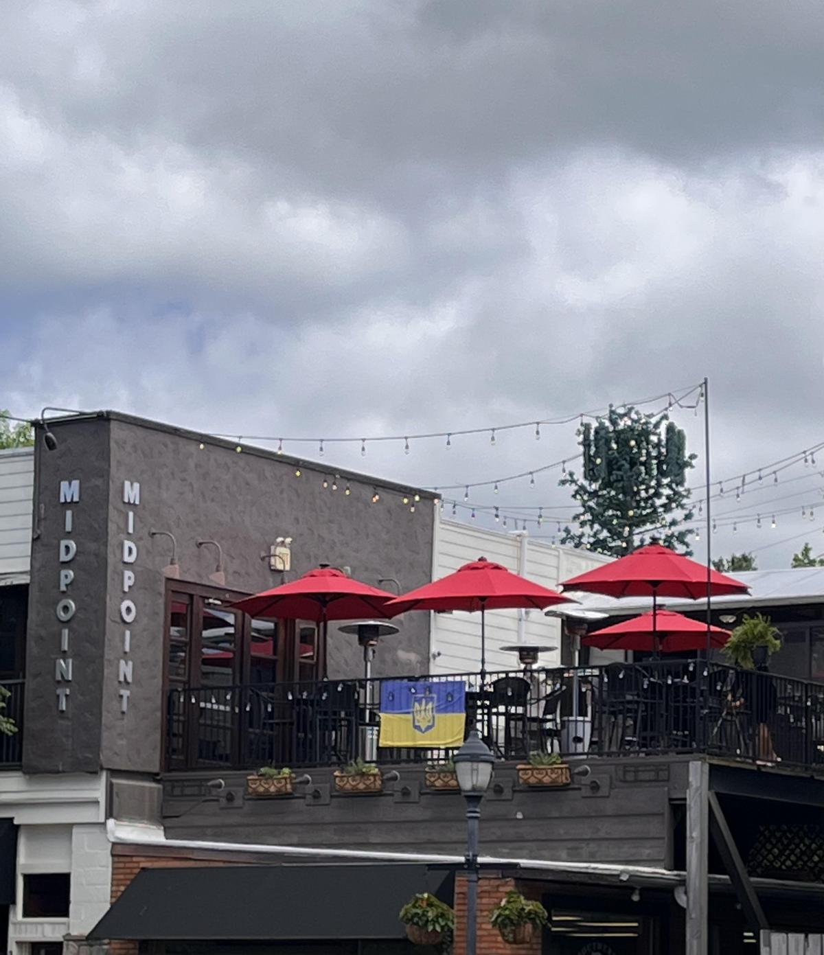 Midpoint Restaurant & Lounge restaurant view 3